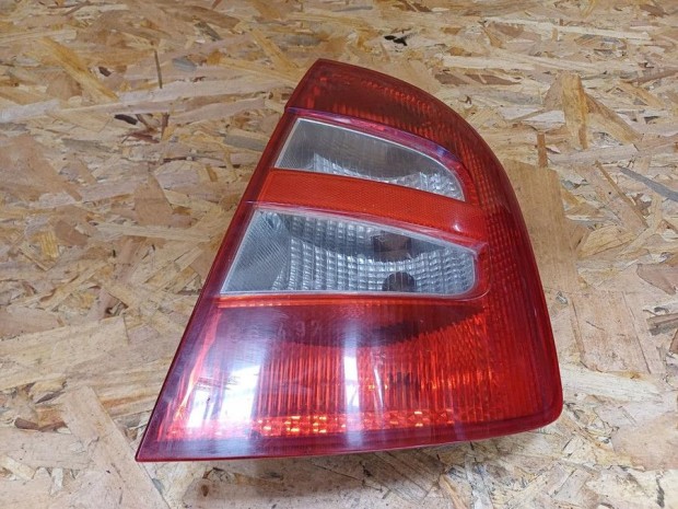 Skoda Fabia (1999-2007) Jobb H�ts� L�mpa