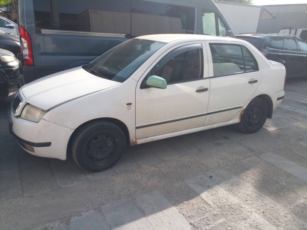 Skoda Fabia bonts, ajt, ajtzr, kilincs, ablakemel