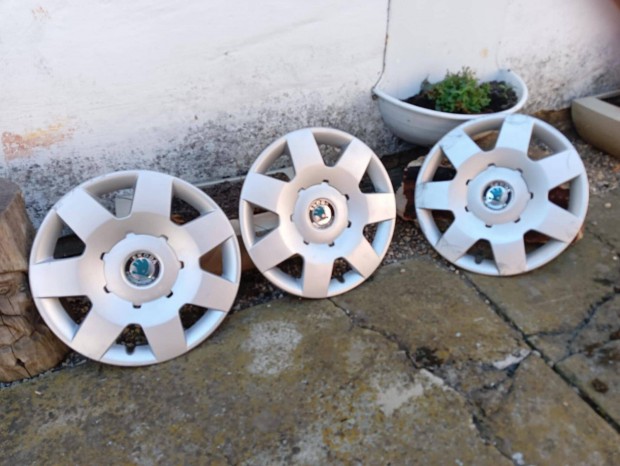 Skoda Fbia dsztrcsa 14" 3db elad hibit fotztam. 7000ft