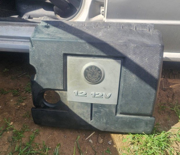 Skoda Fabia fels Motorburkolat 7000