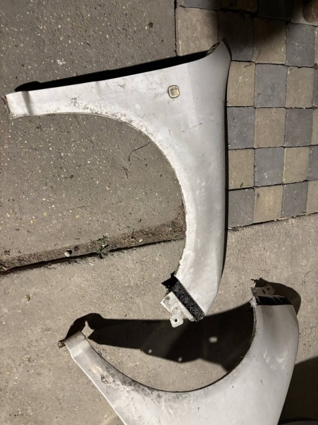 Skoda Fabia jobb első sárvédő