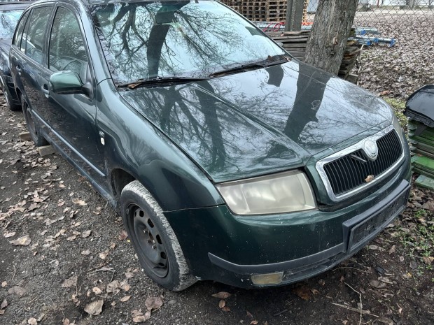 Skoda Fabia motorh�ztet� l�kh�r�t� homlokfal s�rv�d� z�rh�d