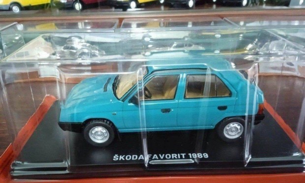 Skoda Favorit "Hachette" kisauto modell 1/24 Elad