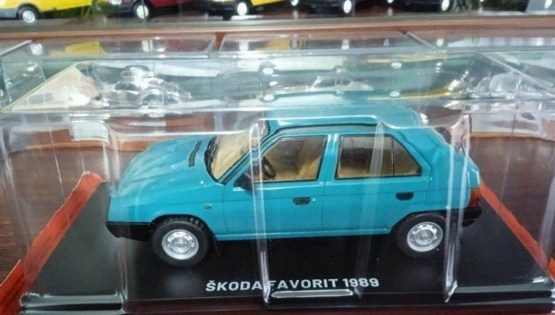 Skoda Favorit "Hachette" kisauto modell 1/24 Elad