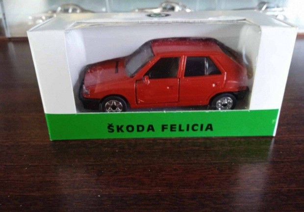 Skoda Felicia"Kaden" kisauto modell 1/43 Elad