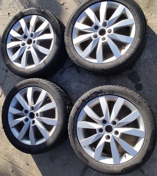 Skoda Felniszett Téli Nyári Gumival