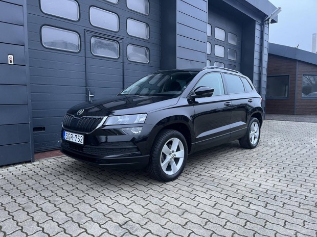 Skoda Karoq 1.0 TSI Style Szervizk�nyv / 1.Tula...