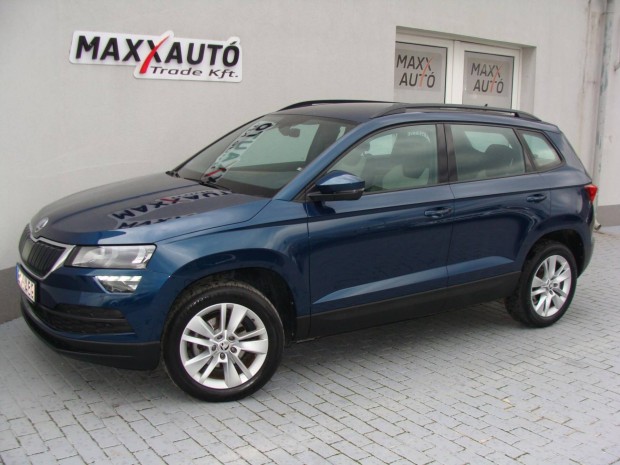 Skoda Karoq 1.5 TSI ACT Perfect tolatkamera. 7...