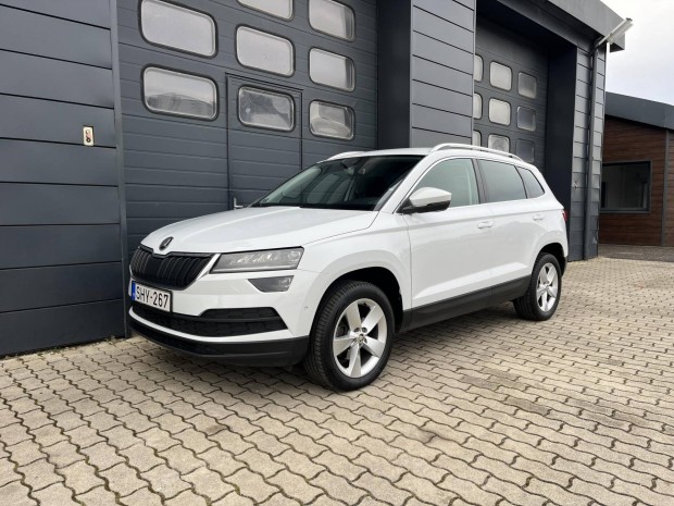 Skoda Karoq 1.6 TDI SCR Style Szervizknyv / 1....