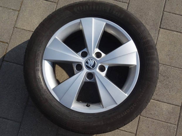Skoda Octavia 16" 5x112 ET46 gyári alufelni 205/55R16 nyárigumi