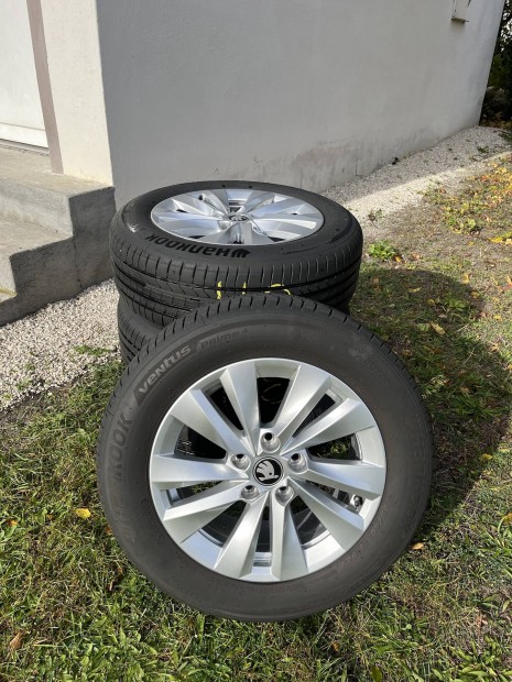 Skoda Octavia 16" felni + Hankook Ventus Prime? nyári gumik - új