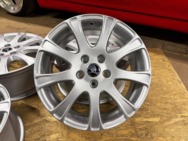 Skoda Octavia 17" 5x112 gyári alufelni eladó 17 coll