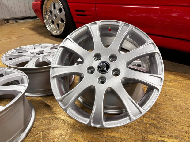 Skoda Octavia 17" 5x112 gyári alufelni eladó 17 coll
