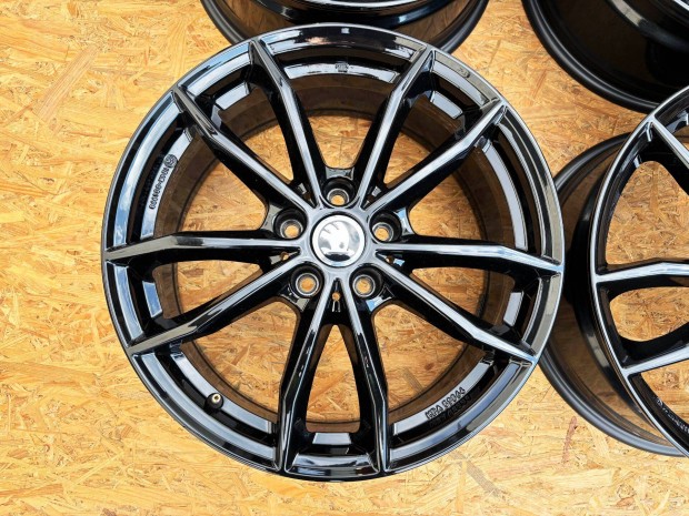 Skoda Octavia 18" 5x112 fekete alufelni eladó 18 coll