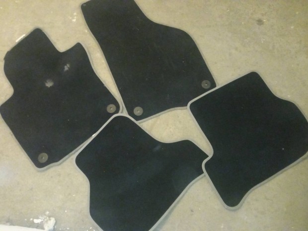 Skoda Octavia 1Z MK2 szvet sznyeg garnitra