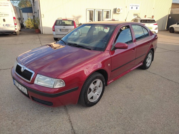 Skoda Octavia 1.4 Benz,MO-i,185 e Km, Vhorog, klíma, gyári áll,csere i