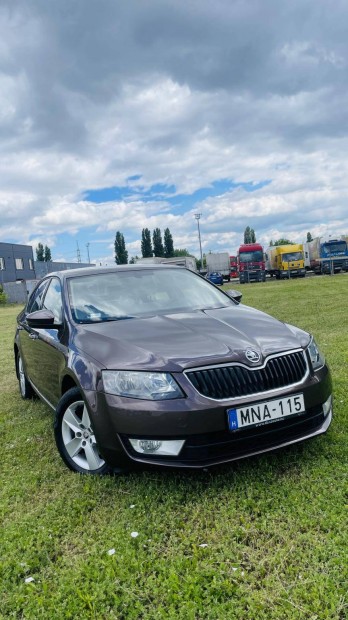 Skoda Octavia 1.4 TSI Elegance DSG Bézs Belső.Ü...
