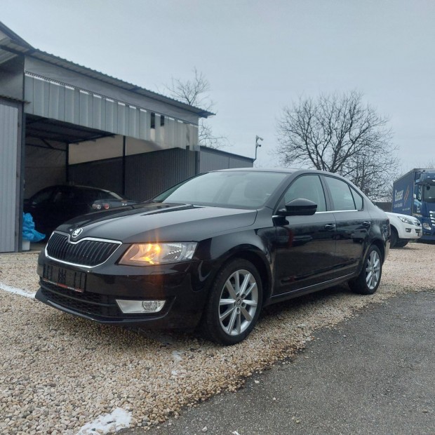Skoda Octavia 1.4 TSI Elegance DSG Nagyon sz�p...