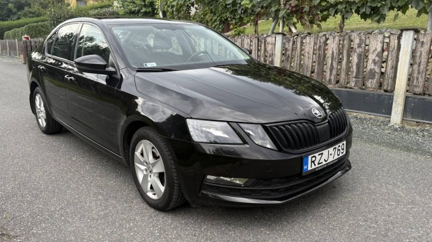 Skoda Octavia 1.5 TSI ACT Style Nagykijelző
