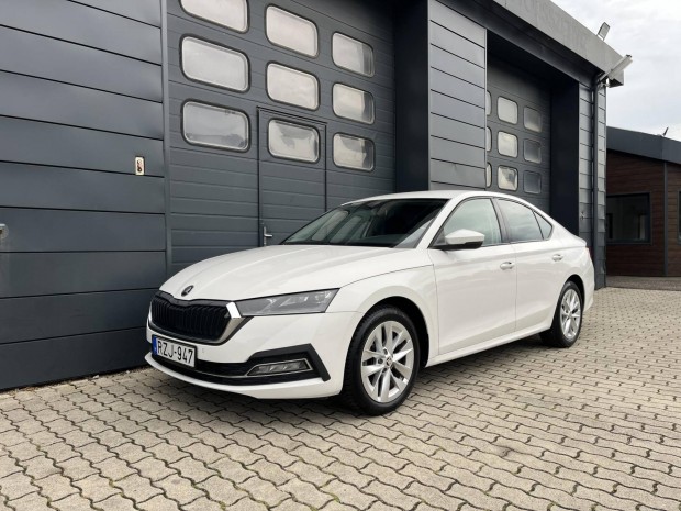 Skoda Octavia 1.5 TSI ACT Style Szervizknyv /...