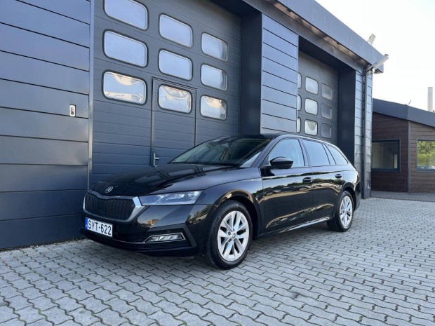 Skoda Octavia 1.5 TSI ACT Style Szervizkönyv /...