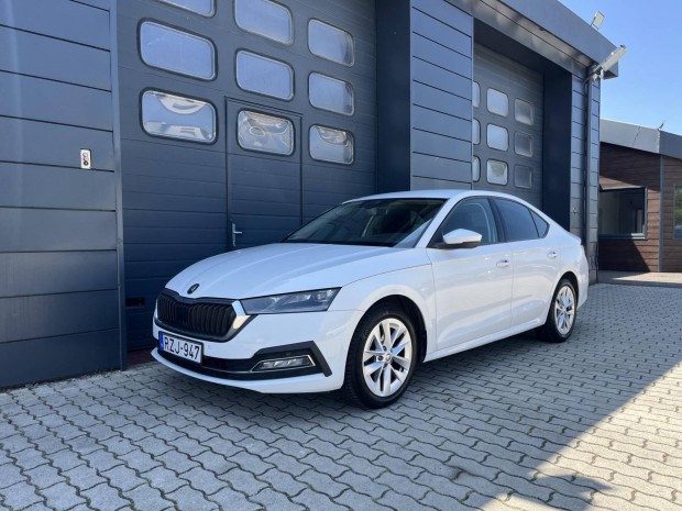 Skoda Octavia 1.5 TSI ACT Style Szervizkönyv /...