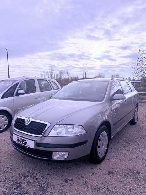Skoda Octavia 1.6 Ambiente 130.000km!Szervzkn...