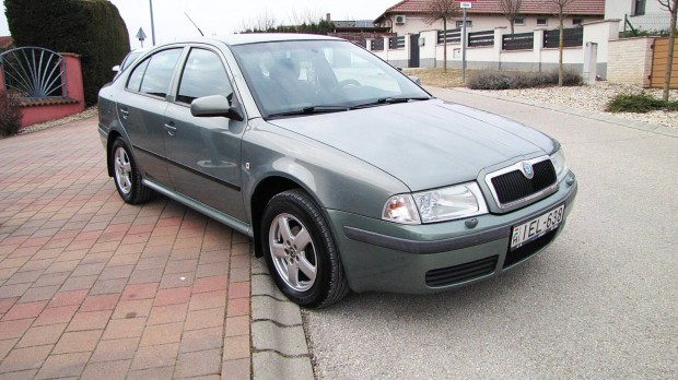 Skoda Octavia 1.6 Ambiente 1.6 Benzines! Digitá...