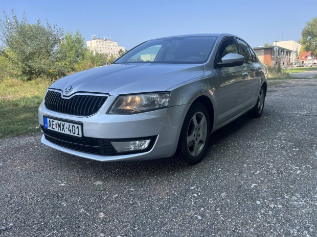 Skoda Octavia 1.6 CR TDI Active 5 L Fogyaszts....