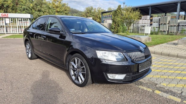 Skoda Octavia 1.6 CR TDI Elegance Szp s J!!!