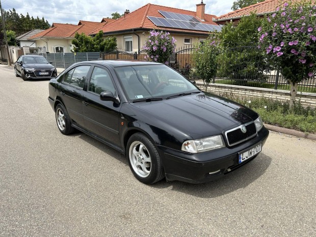 Skoda Octavia 1.6 Classic Vonhoroggal