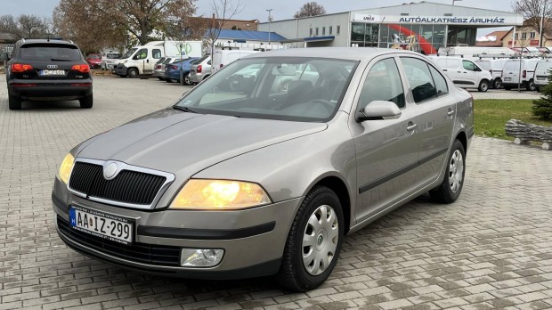 Skoda Octavia 1.6 FSI Ambiente J motor s msz...