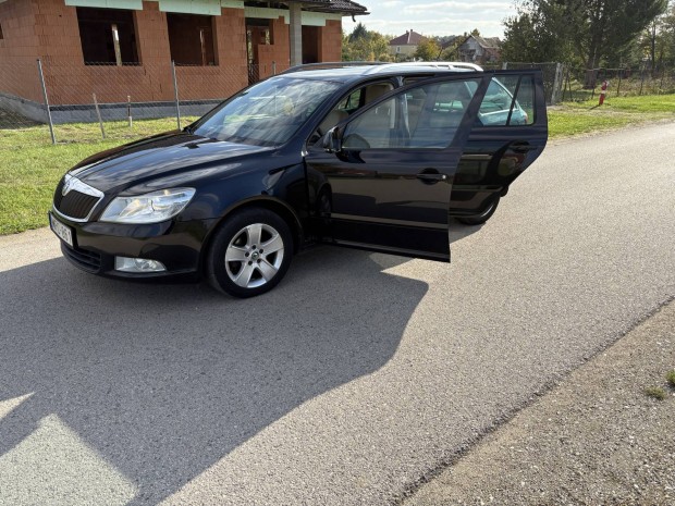Skoda Octavia 1.6crtdi elegance