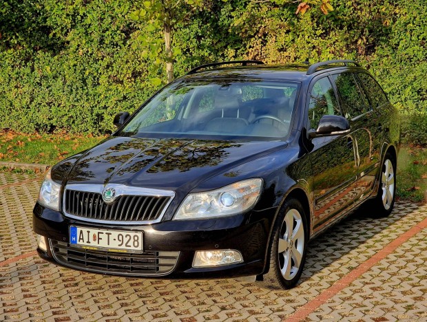 Skoda Octavia 1.8 TFSI Elegance Xenon-Navi-ls...