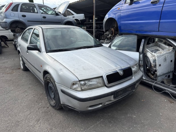 Skoda Octavia 1 bontott alkatrész