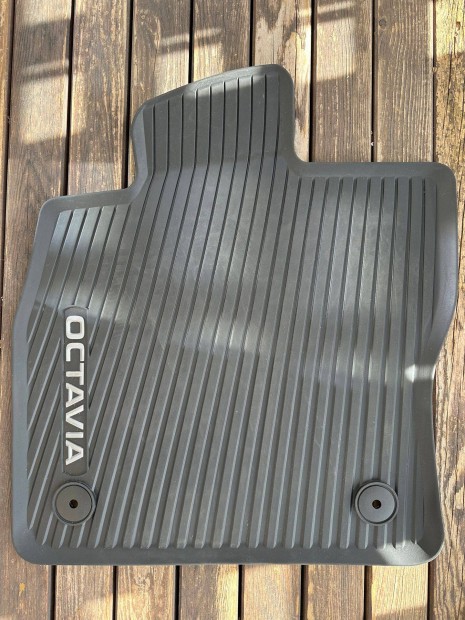 Skoda Octavia 2023 Sport Line gy�ri sz�nyeg