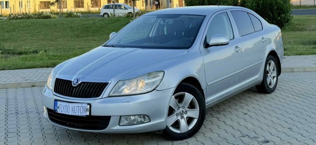 Skoda Octavia 2.0 CR TDI Elegance DSG / Frissen...