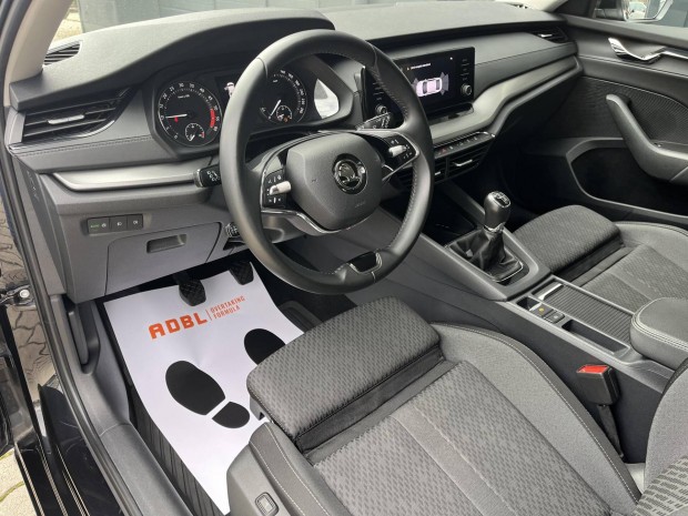 Skoda Octavia 2.0 TDI SCR Perfect Szervizkönyv...