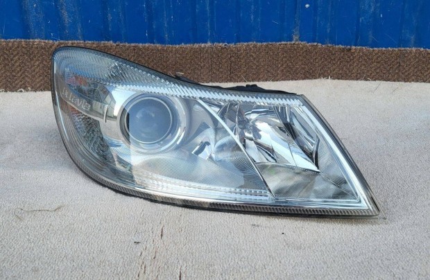 Skoda Octavia 2 II 2008- gyári 1Z2941016F jobb fényszóró