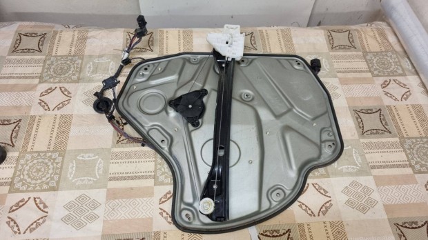 Skoda Octavia 2 II Bal hts ajtpanel ablakemel motor s szerkezet