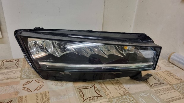 Skoda Octavia 4 IV Jobb els LED fnyszr 5E4941016