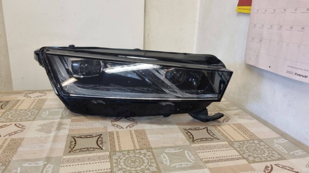 Skoda Octavia 4 IV Jobb első fényszóró lámpa 5E4941016A