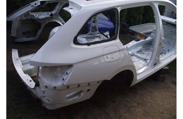Skoda Octavia 4 Kombi jobb hátsó negyed küszöb A és B oszlop