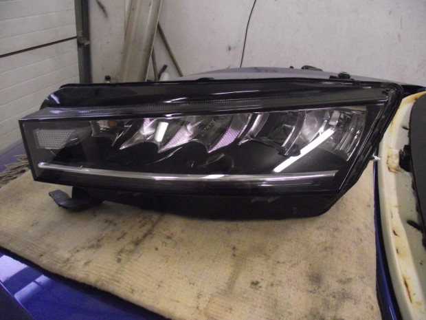 Skoda Octavia 4 bal els LED fnyszr 2020-2024 5E4941015