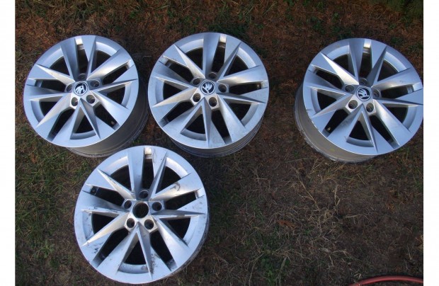 Skoda Octavia 4 gyri 17" alufelni garnitra 2020-2024 5E3601025