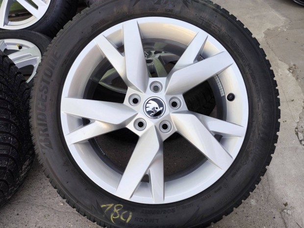 Skoda Octavia 4 gyári alufelni 5x112 17"