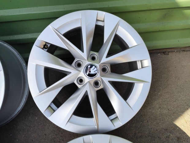 Skoda Octavia 4 gyári alufelni 5x112 17" VW golf touran