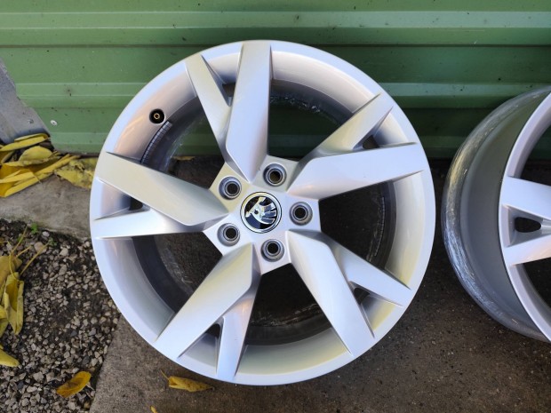 Skoda Octavia 4 gyri alufelni 5x112 17" 