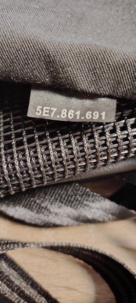 Skoda Octavia 4 kombi csomagt�rh�l�