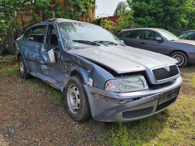 Skoda Octavia 5 ajts s kombi 1.6 2004 Alkatrszei eladak